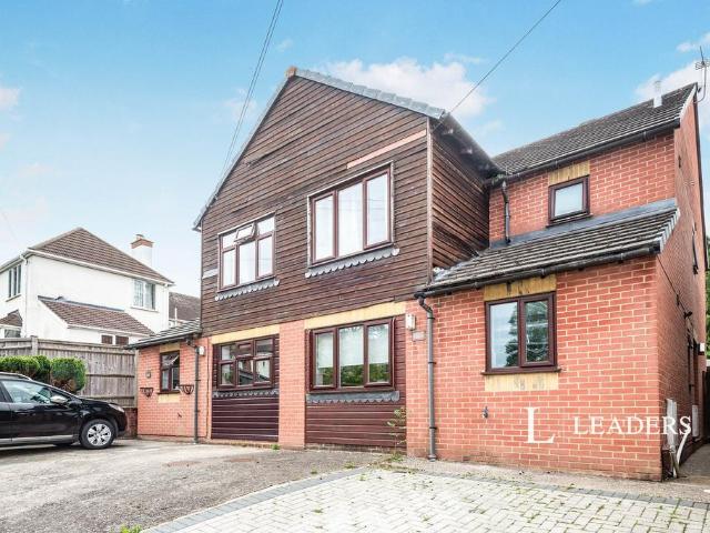 Knighton Road, RH1 3 bed semi detached house to rent £2,300 pcm £531 pw