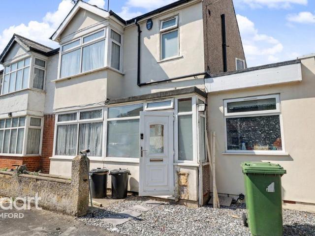Knighton Road, ROMFORD 4 bed semi detached house to rent £2,400 pcm £554 pw