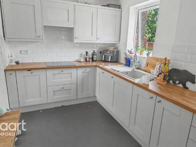 Knighton Road, ROMFORD 4 bed semi detached house to rent £2,400 pcm £554 pw