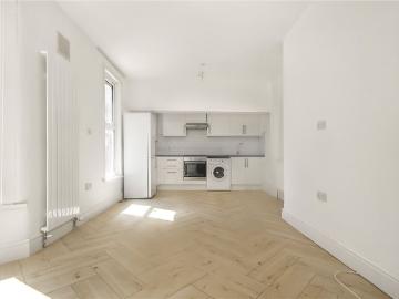 Knights Hill, London SE27, 1 bed flat to rent, £1,600 pcm | PrimeLocation