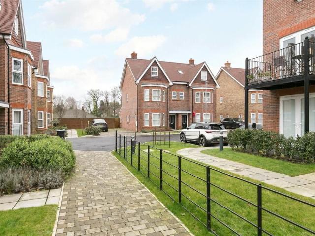 Knightsbridge, London SW7, 1 bed flat to rent, £4,749 pcm | PrimeLocation
