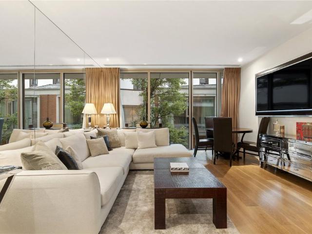 Knightsbridge, London SW7 2 bed apartment to rent £13,000 pcm £3,000 pw