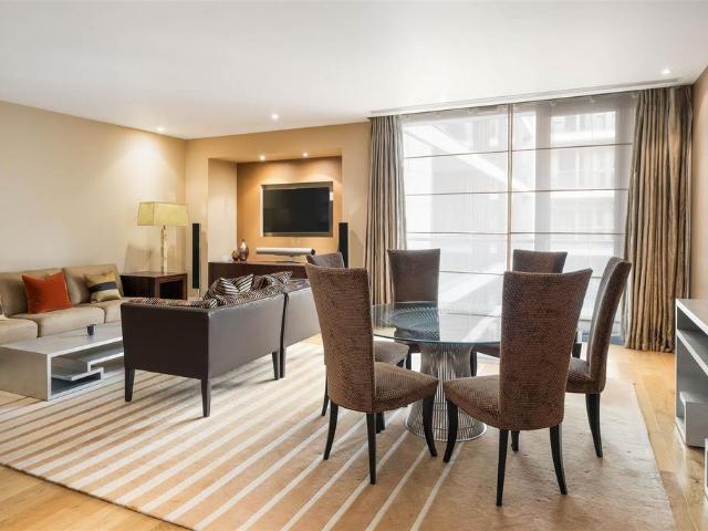 Knightsbridge SW7 3 bed apartment to rent £20,583 pcm £4,750 pw