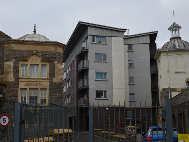 Knightstone Causeway. 1 bed apartment to rent £900 pcm £208 pw