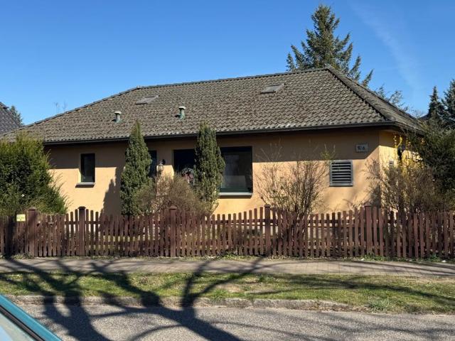 KNUFFIGER BUNGALOW, 107 m² WOHNFLÄCHE, MASSIV, BJ. 2004