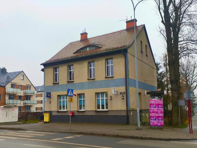 Przestronny lokal 282 m2 w centrum Knurowa z parkingiem