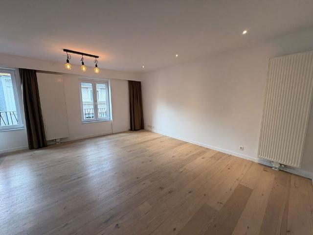Knus en stijlvol duplexappartement in de Belle Époque wijk van Oostende – volledig gerenoveerd