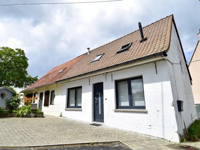 Knusse woning met 2 slaapkamers en zonnig terras nabij het centrum van Bellegem