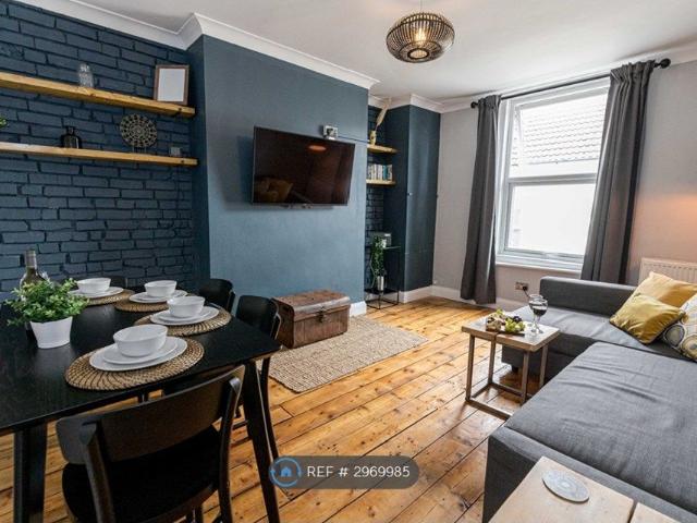 Knyveton Road, Bournemouth BH1, 1 bed maisonette to rent, £1,350 pcm | PrimeLocation