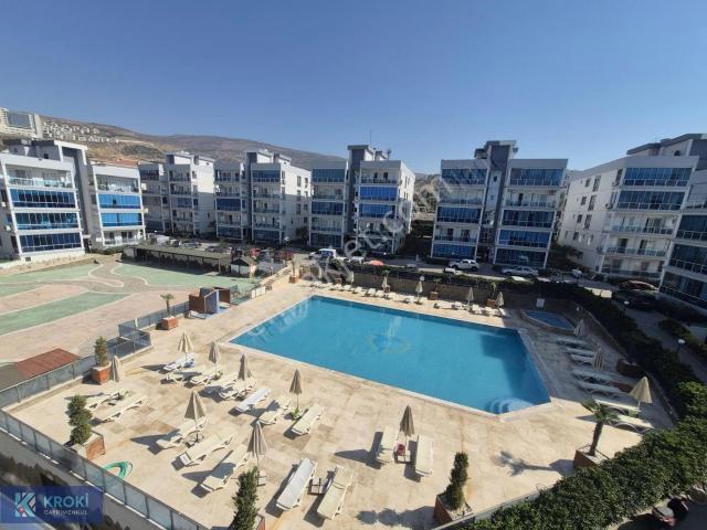 Krokiden Osmangazide Havuzlu Sitede Satılık 145 Metre 3+1 Daire