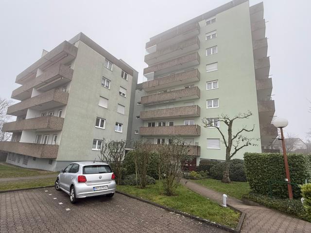 Kronberg: Große 4 Zimmer Eigentumswohnung in Feldrandlage