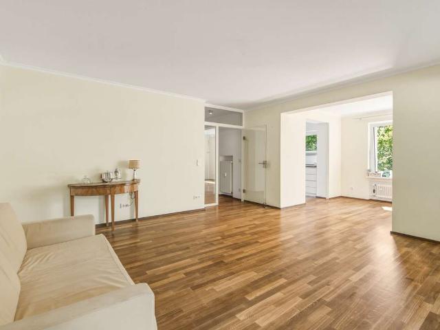 Kronberg moderne 4 Zimmer Wohnung, mit Lift, in begehrter, stadtnaher Bestlage!