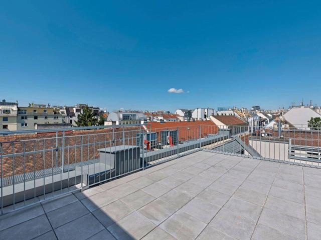 Krongasse! Erstbezug Penthouse mit 3 Terrassen und privatem Liftzugang auf frisch saniertem Altbauhaus! Top17