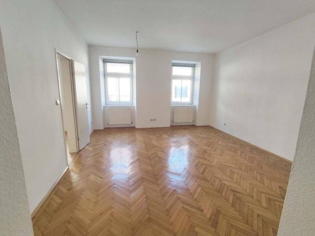 Krongasse! Sonnige, sanierungsbedürftige Altbauwohnung in neu saniertem Altbauhaus Top10