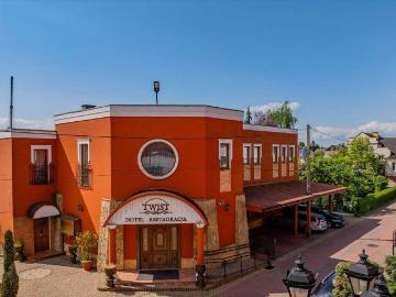 Hotel i restauracja 2500 m2 w centrum Krosna