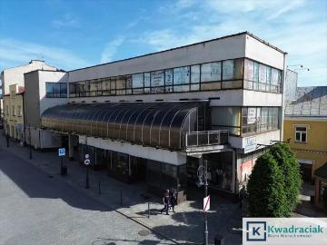 Dom Handlowy w Krośnie przy Sienkiewicza 1 508 m2