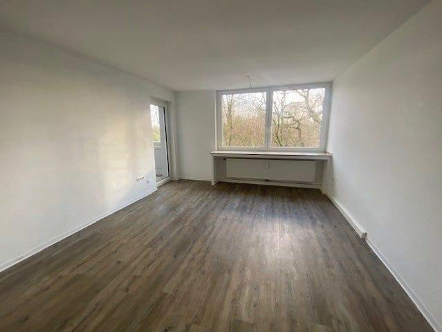 Kray/Isinger Feld: Gut geschnittene 2 Zi. Wohnung mit Sonnenbalkon