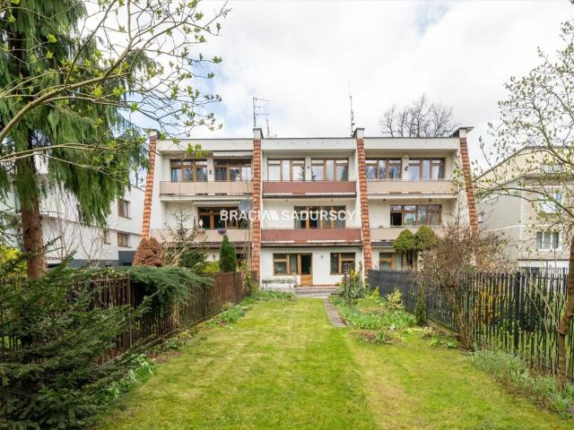 Przestronny segment 249 m² w prestiżowej lokalizacji