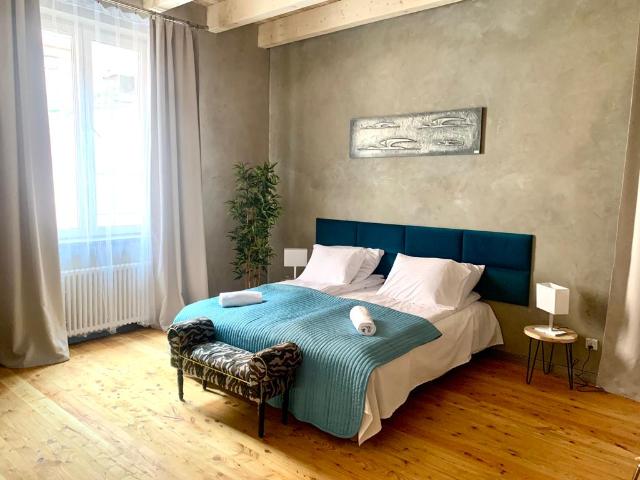 Krakow, Florianska street, modern flat, bedroom 2, 2400 PLN + electricity only