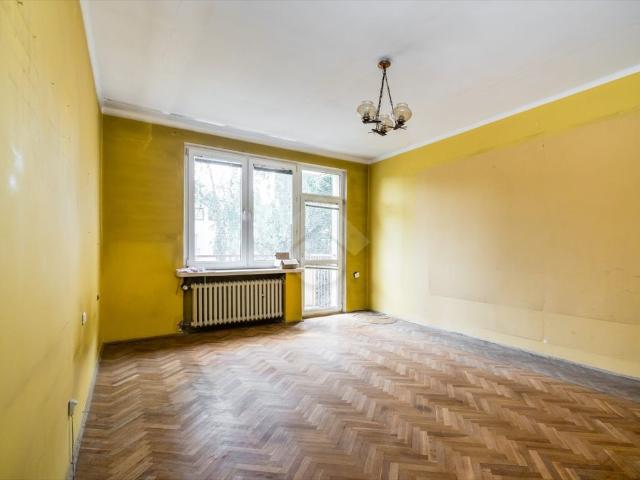 Zapraszam do 38 m² mieszkania z wysokimi sufitami i potencjałem aranżacyjnym