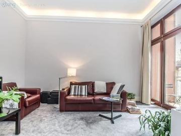 Przestronne 108 m² mieszkanie z balkonem i windą w Krakowie