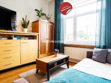 Przestronny dom z potencjałem inwestycyjnym i możliwością podziału