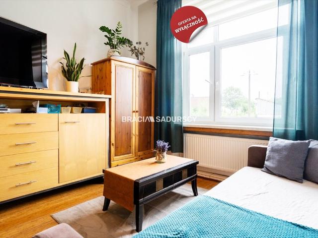 Przestronny dom z potencjałem inwestycyjnym i możliwością podziału