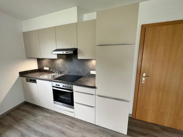 Kramsach: 2 Zi. Mietwohnung ab sofort, 55 m², Balkon, Tiefgaragenplatz, Einbauküche, 1.090 € Gesamtmiete