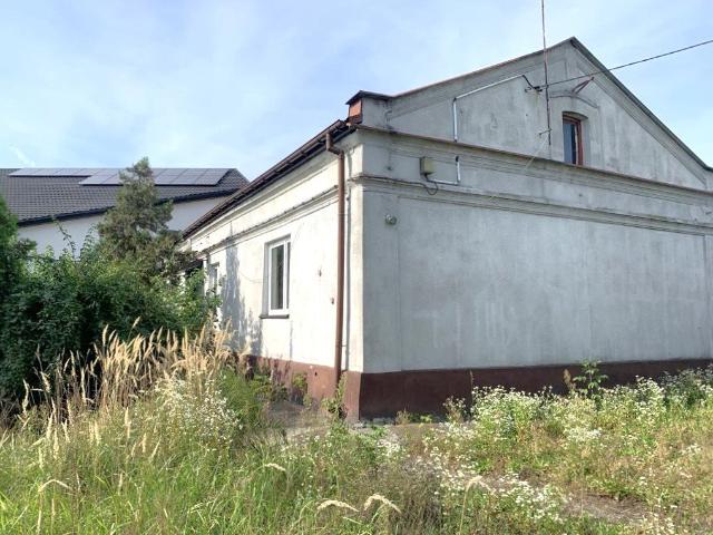 Dom z potencjałem w centrum Kramska, 120 m2, działka 5 arów