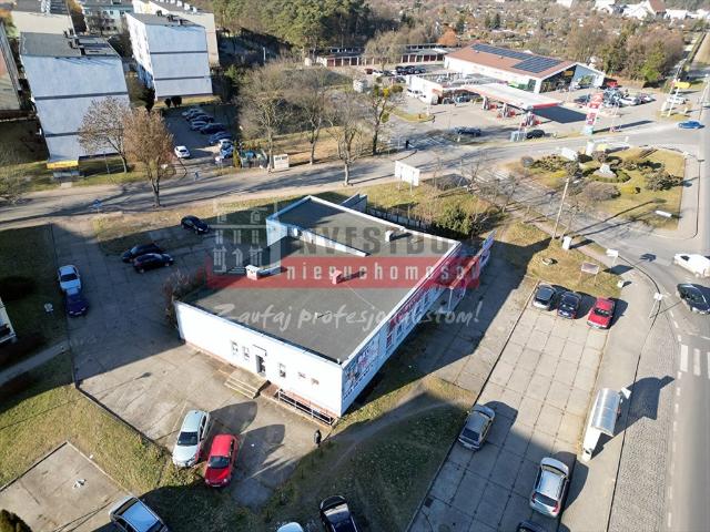 Na sprzedaż atrakcyjny lokal usługowo handlowy 350 m² z działką 20 arów