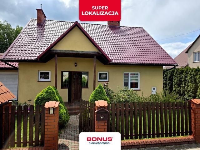 Do sprzedania przestronny dom 150 m² z kominkiem i tarasem