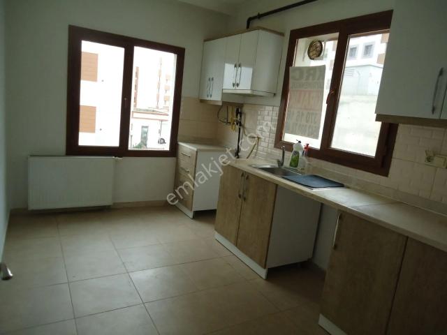 Krc'den Kısa Bloklarda Katta Kiralık 2+1 Daire