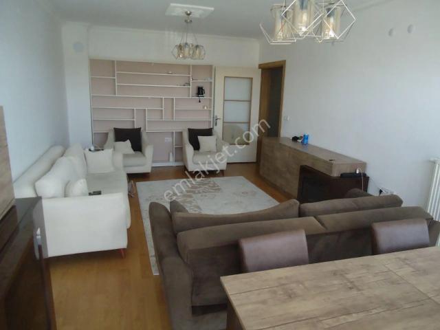 Krc'den Merkezi Konumda Eşyalı Kiralık 3+1 Daire