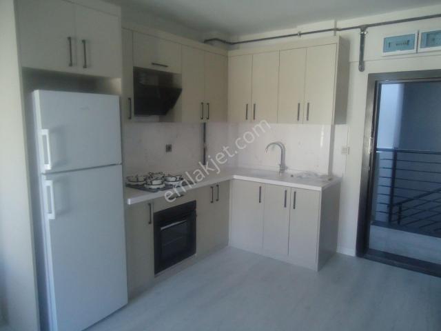Krc'den Merkezi Konumda Katta Eşyalı Kiralık 1+1 Daire