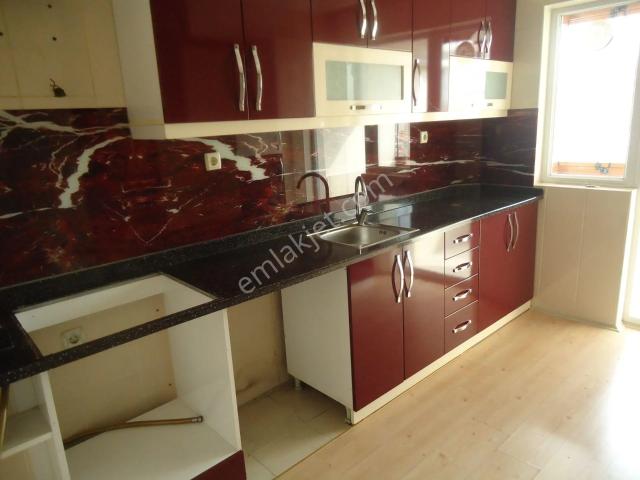 Krc'den Merkezi Konumda Katta Kiralık 3+1 Daire