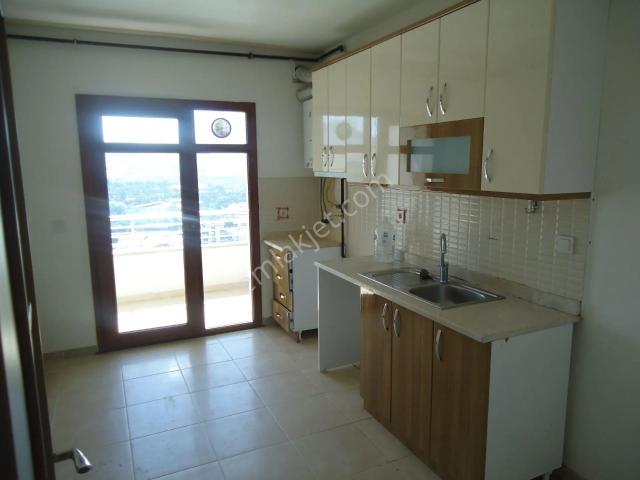 Krc'den Merkezi Konumda Katta Kiralık 3+1 Daire