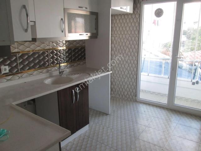Krc'den Merkezi Konumda Katta Kiralık 3+1 Daire
