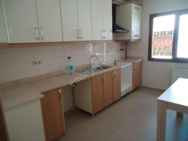 Krc'den Merkezi Konumda Kiralık 2+1 Daire