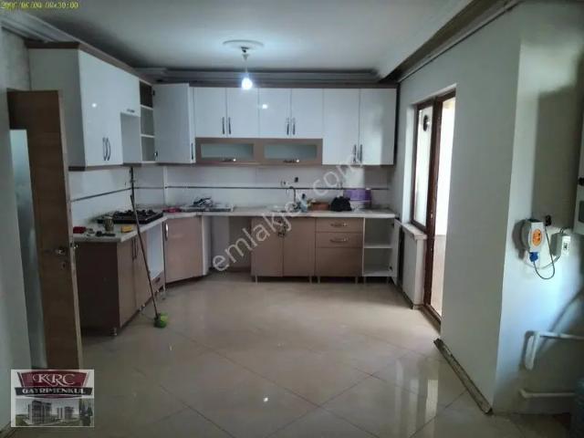 Krc'den Merkezi Konumda Kiralık 4+1 Dublex Daire