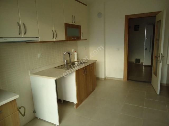 Krc'den Merkezi Konutta Manzaralı Kiralık 3+1 Daire