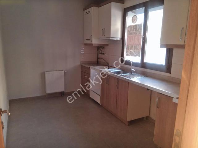 Krc'den Toki Kısa Bloklarda Katta Kiralık 3+1 Daire
