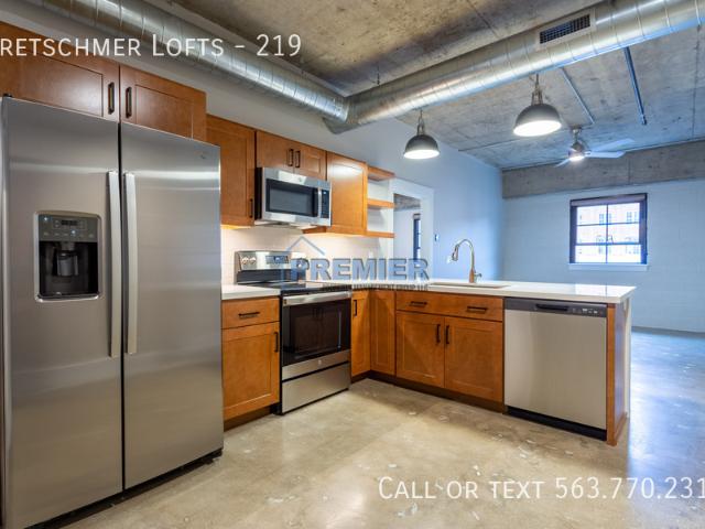 Kretschmer Lofts, 3 beds, 2 full baths
