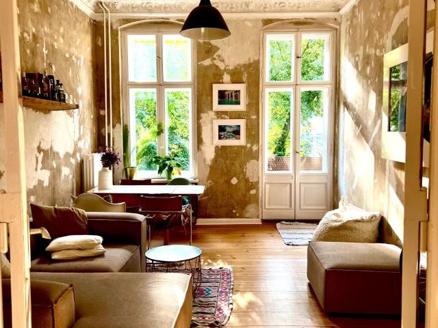 Kreuzberg meets Neukölln: Light flooded 2 Room Altbau Apartment by the Park Available Now