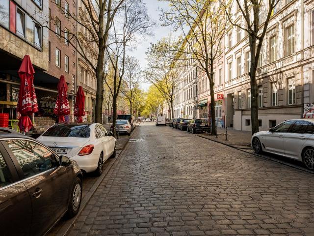 Kreuzberg Studio with a Rooftop Terrace, Berlin Amsterdam Apartments for Rent