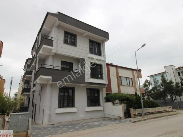Krediye Uygun,bahçelievler burhan Erdayı Ortaokulu Yanı1+1daire