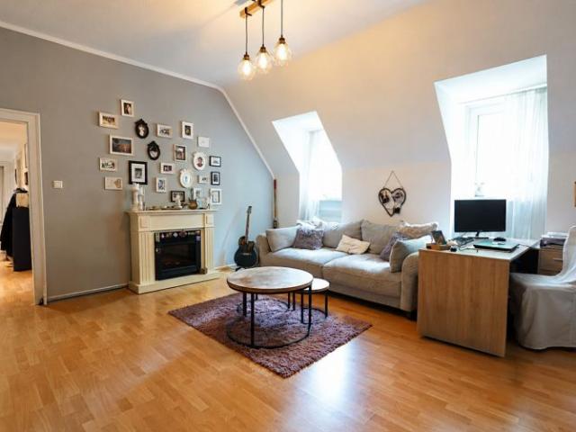 Krefeld Bismarckviertel: Gemütliche Dachgeschosswohnung mit 3 Zimmern und Einbauküche!