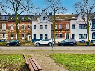 Krefeld Uerdingen: Charmantes Stadthaus mit 2 Einheiten in guter und ruhiger Lage
