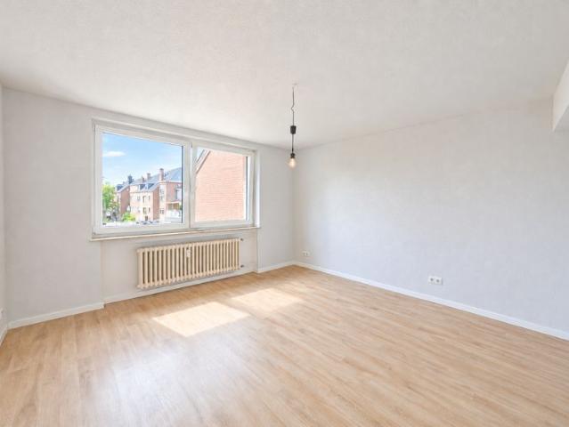 Krefeld Zentrum: Charmante 3 Zimmerwohnung mit neuem Duschbad