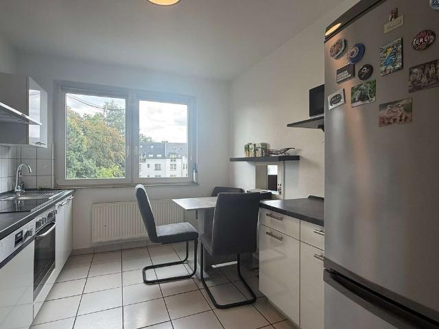 KREFELD 3 ZIMMER DACHGESCHOSSWOHNUNG IN ZENTRALER & RUHIGER LAGE MIT EINBAUKÜCHE