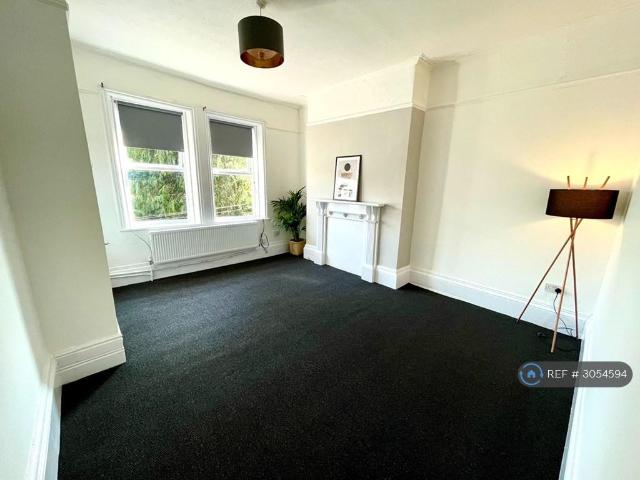 Kremlin Drive, Liverpool, L13 1 bed flat to rent £795 pcm £183 pw
